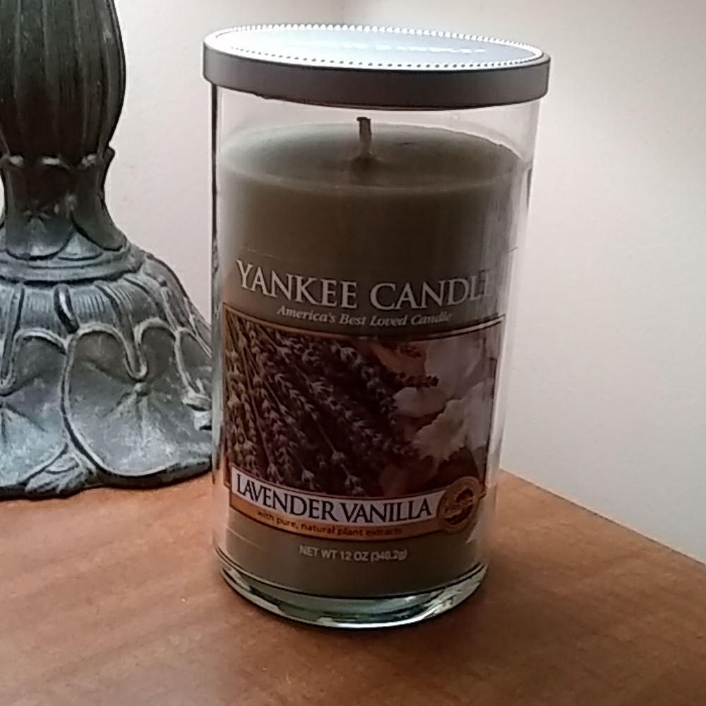 Yankee Candle Lavender and Vanilla Candle